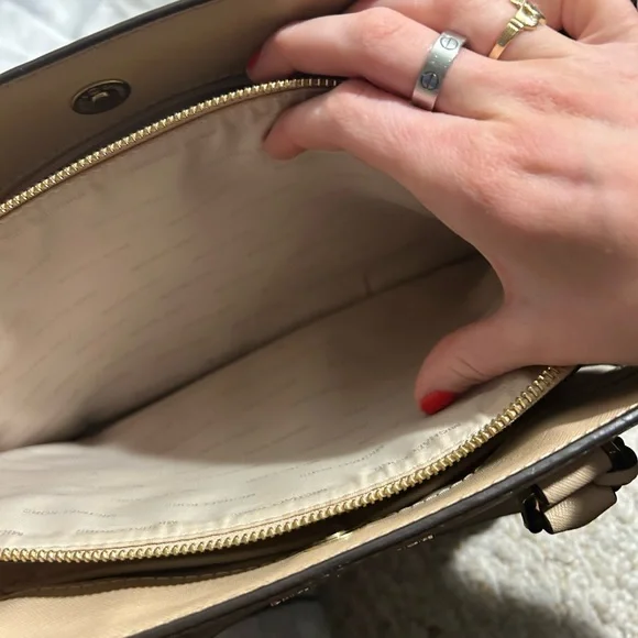 Michael Kors Large Tan Purse - Picture 10 of 11